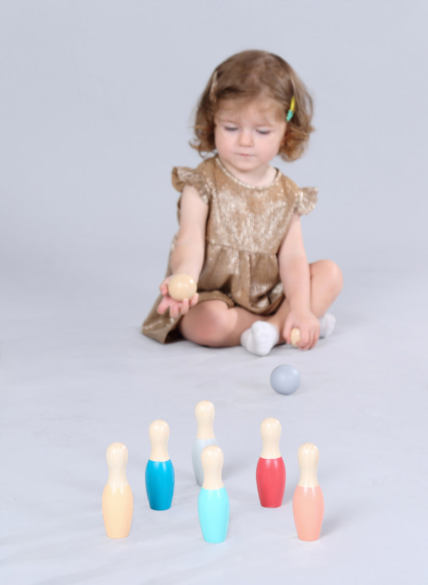 WOODEN BOWLING SET BOTTOM COLOURED